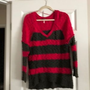 Cotton blend, v-neck sweater